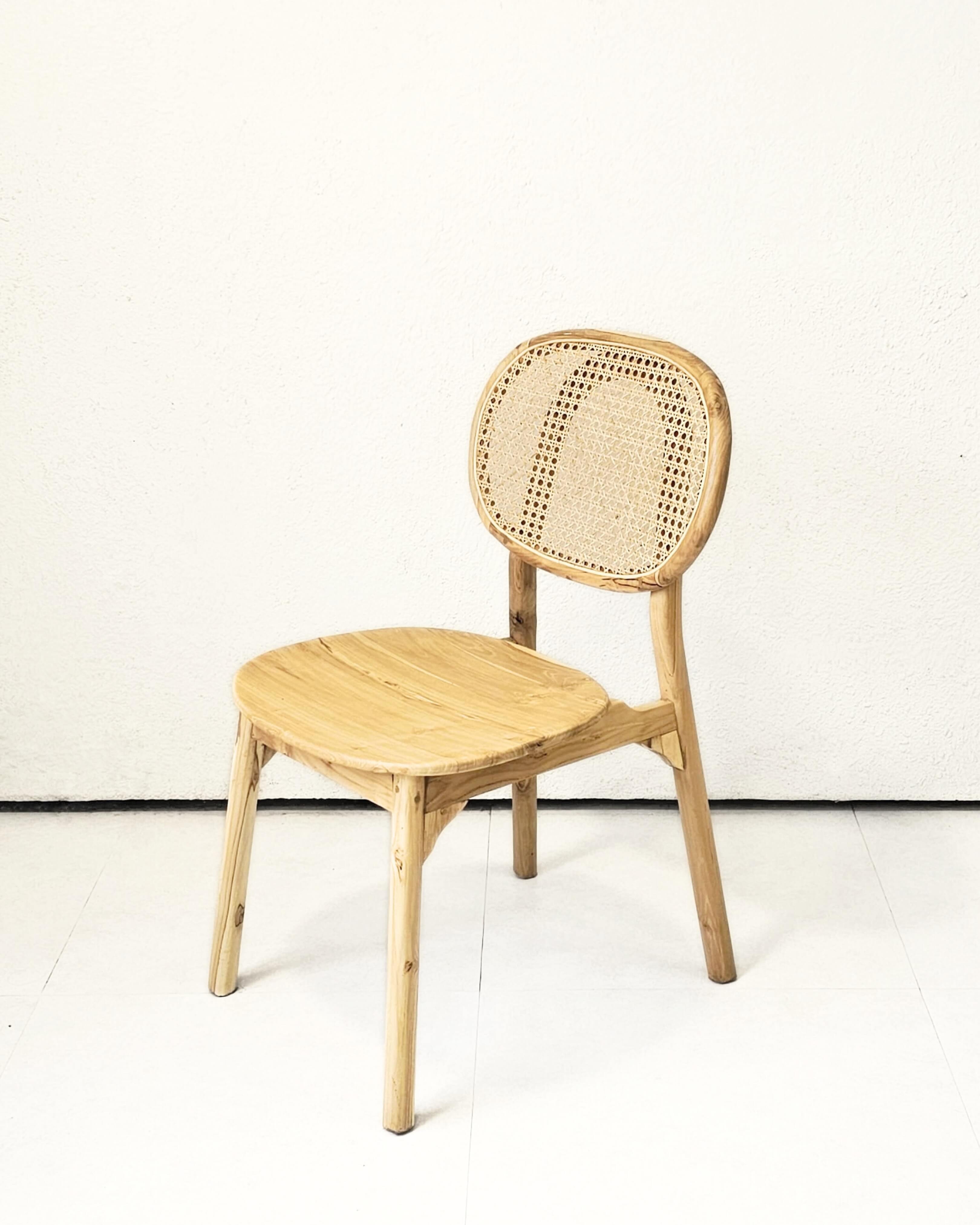Tonattsu Oval Chair - 49x57x87